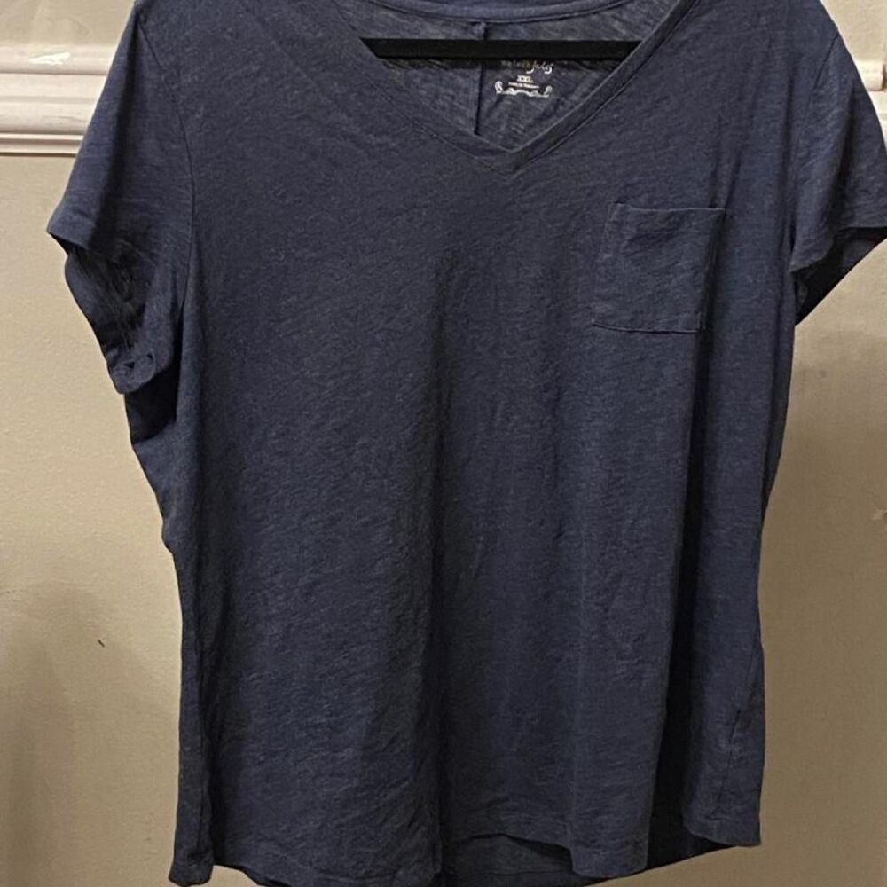 Unbranded Women's Navy and Blue T-shirt